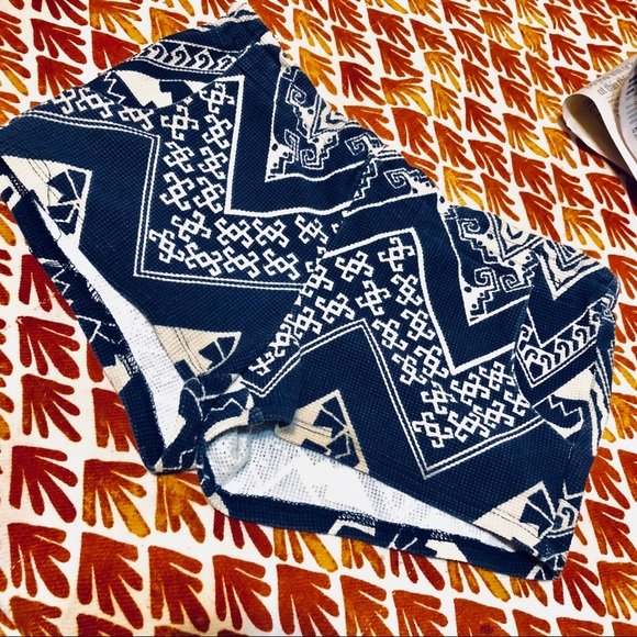 Urban Outfitters Staring At Stars xs boho shorties - Picture 3 of 7